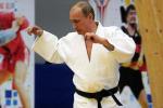 Президент Путин получил очередной дан по каратэ